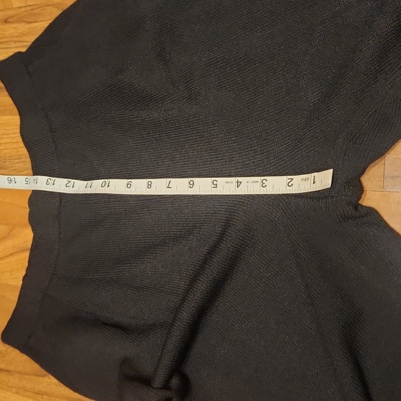 St. John Basics Black Santana Knit Pleated Front Pull-on Pants Size 8 - Picture 10 of 16